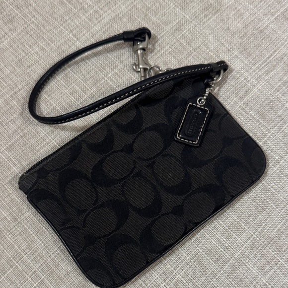 Coach Signature Black Wristlet - Picture 4 of 4